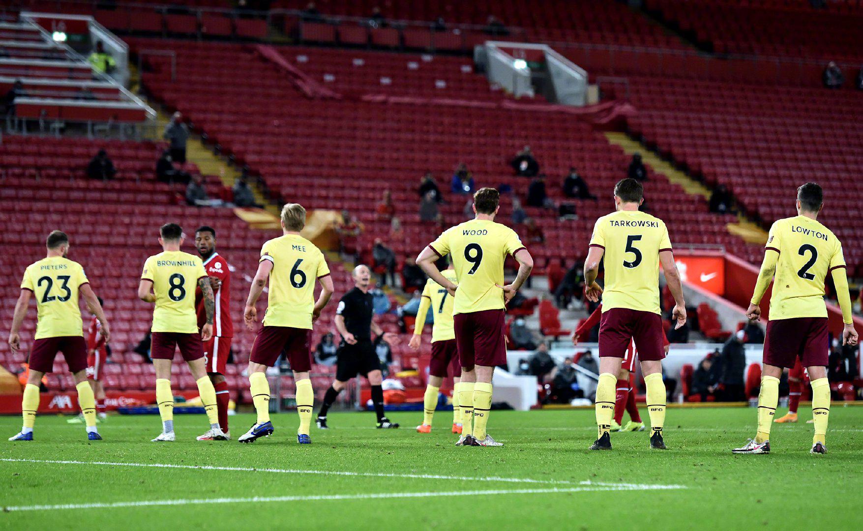 让俱乐部在 让俱乐部在