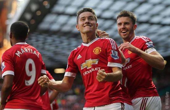 这个故事更 这个故事更